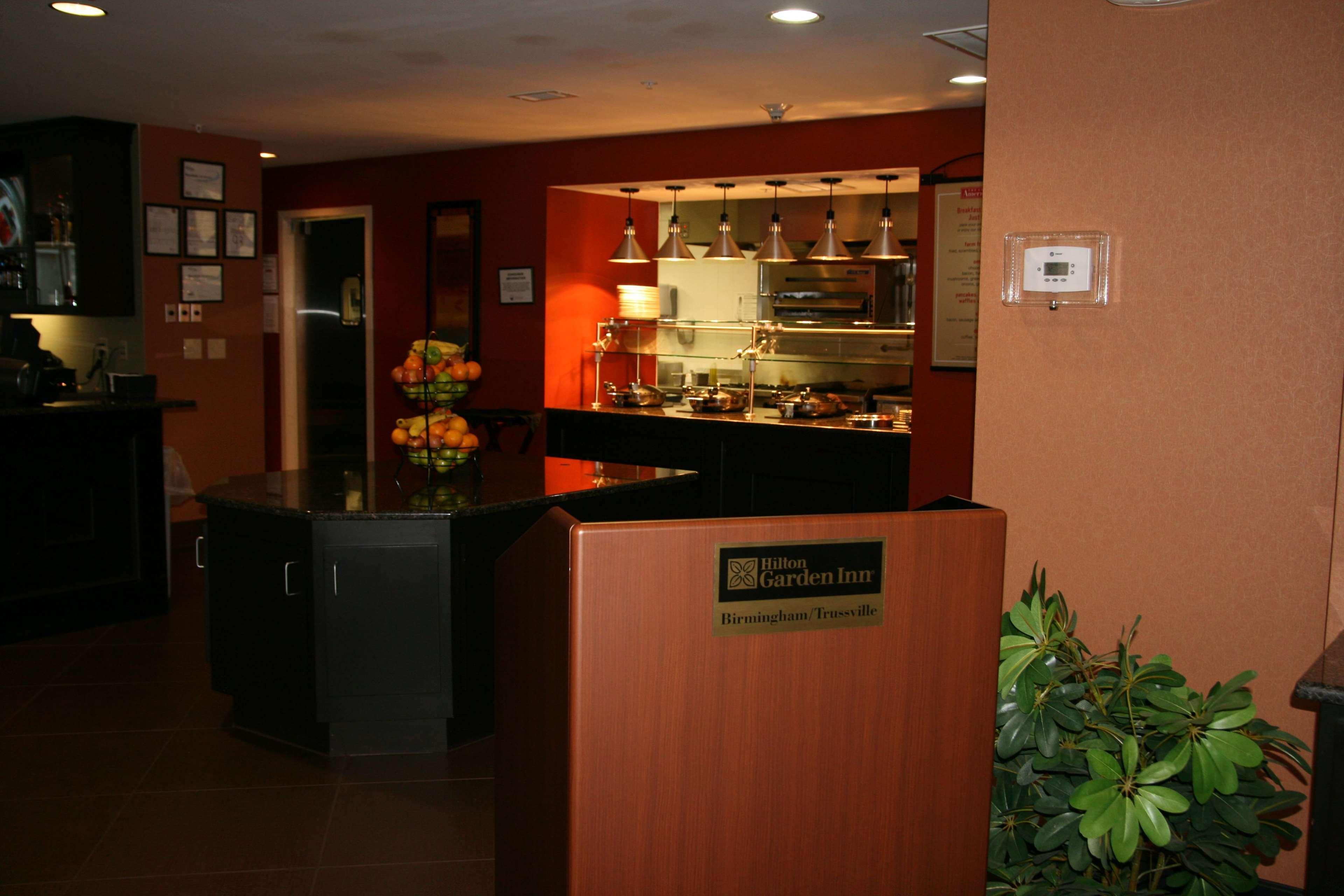 Hilton Garden Inn Birmingham/Трассвилл Ресторан фото